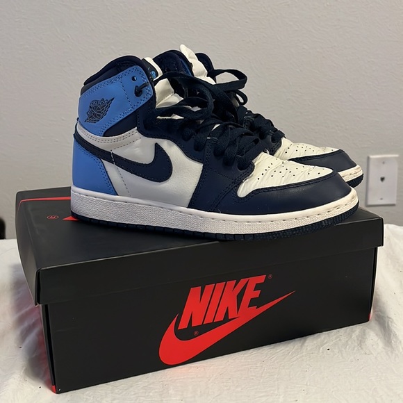 Air Jordan Retro High OG GS 
4y/ 5.5w
Only worn a couple times
Open to offers - Picture 3 of 6